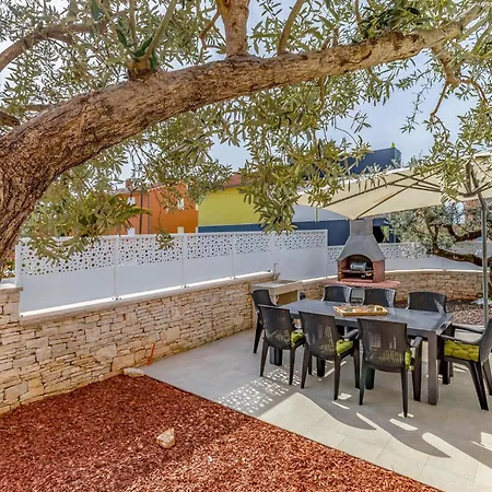 Cozy In With Kitchen Holiday home Fazana